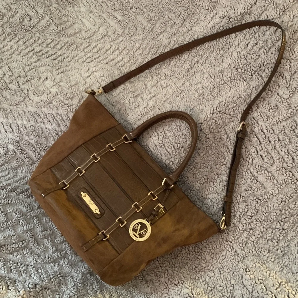 19V69 ITALIA — Alessandro Versace — Abbigliamento Sportivo SRL - Picture 1 of 15